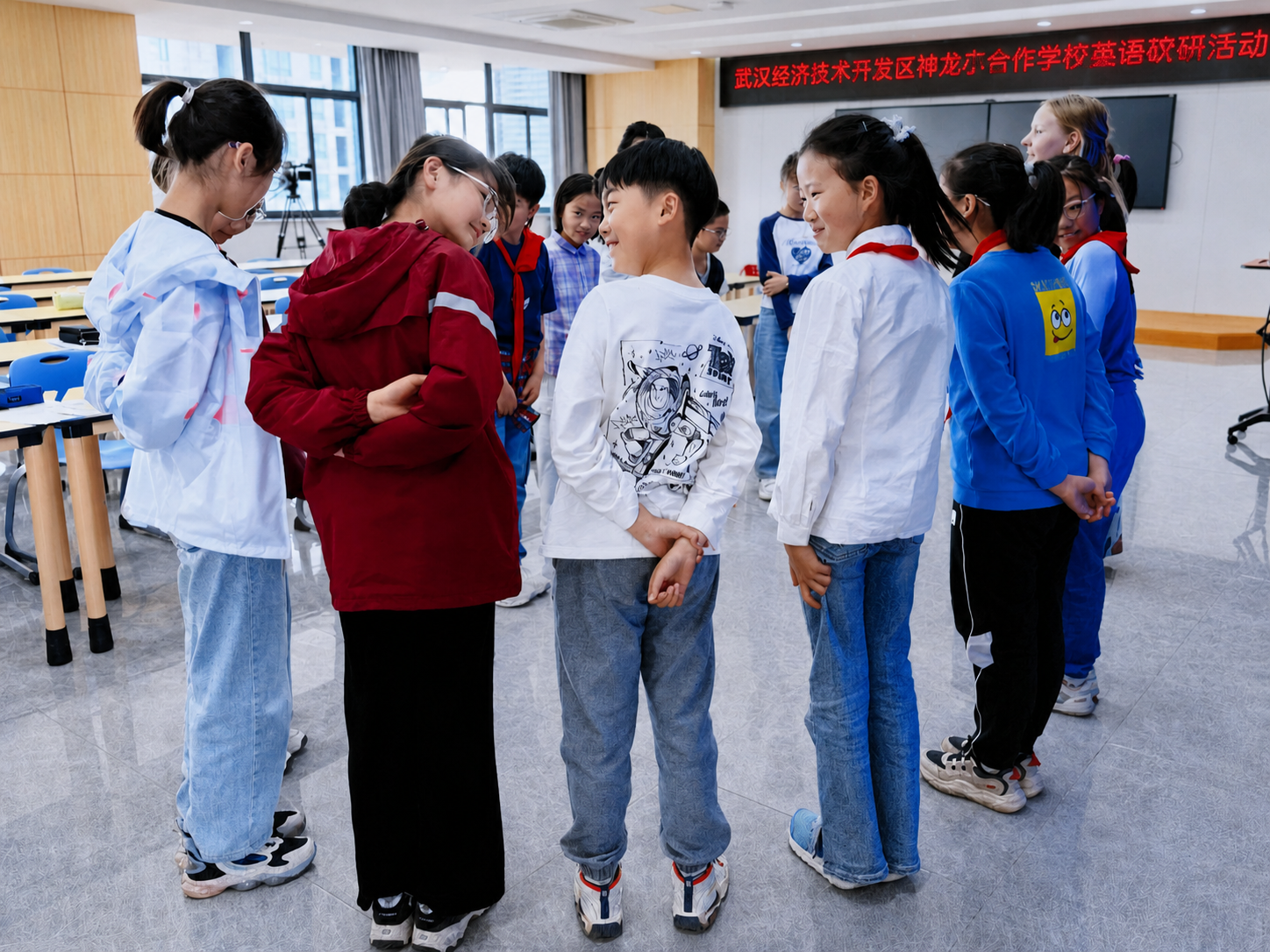 Fenboa education dialogue with students and international educators